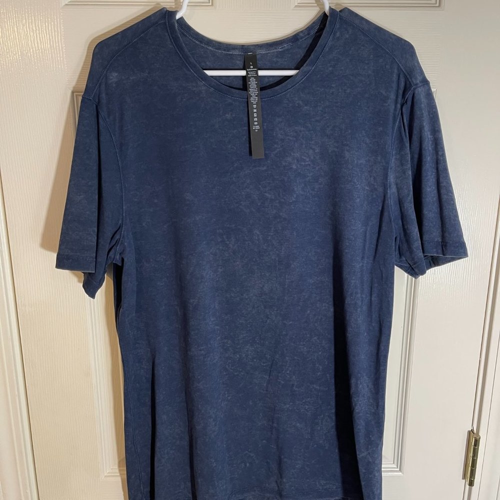 Lululemon Blue Tee Size L. EUC.